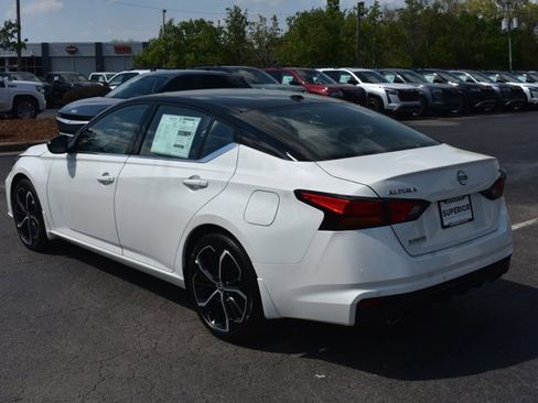 New 2026 Nissan Altima 2.5 SR FWD image 9