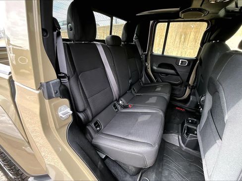 Used 2020 Jeep Gladiator Overland image 20