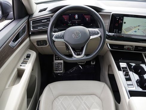 Used 2024 Volkswagen Atlas SEL Premium R-Line image 24