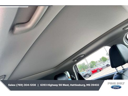 Used 2022 Kia Sorento S w/ Panoramic Sunroof Package FWD image 16