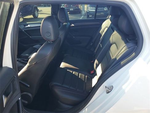 Used 2019 Volkswagen GTI SE image 10