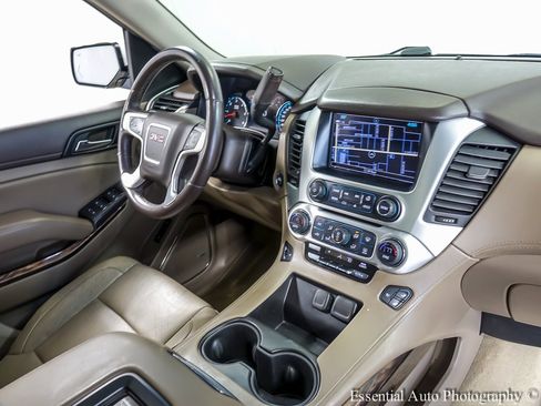 Used 2017 GMC Yukon SLT w/ Premium Edition image 28