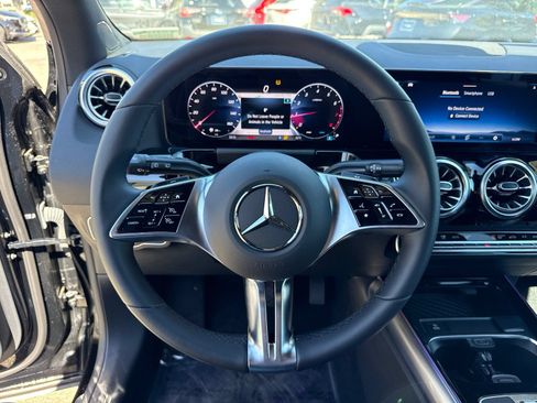 Used 2025 Mercedes-Benz GLA 250 image 29