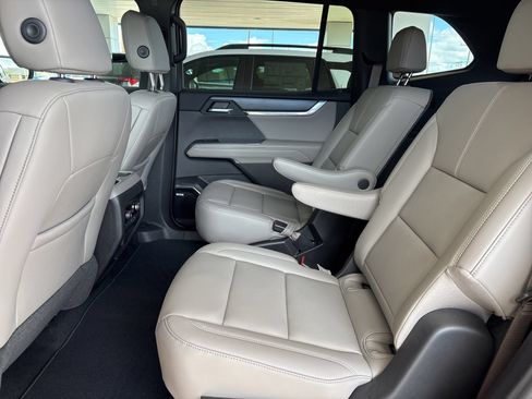 New 2026 GMC Acadia Elevation w/ Elevation Premium Package AWD/4WD image 15