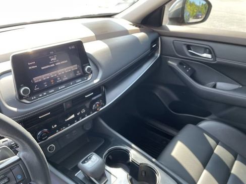 Used 2022 Nissan Rogue SV w/ SV Premium Package AWD/4WD image 13
