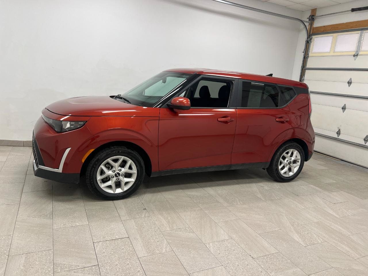 Used 2023 Kia Soul S FWD image 5