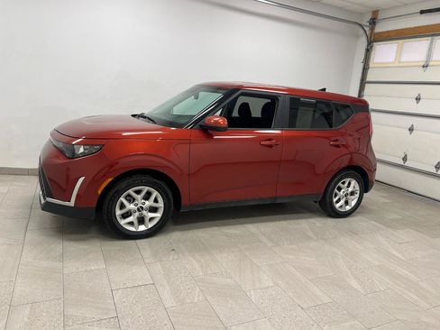 Used 2023 Kia Soul S FWD image 5