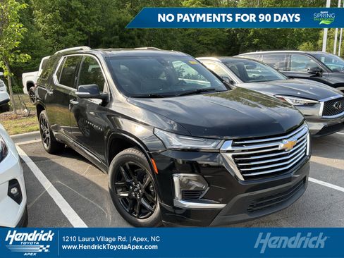 Used 2023 Chevrolet Traverse Premier w/ LPO, Floor Liner Package FWD image 1