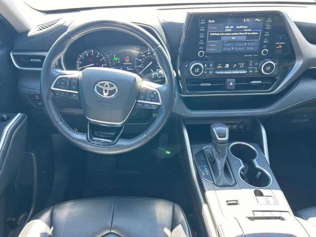 Used 2021 Toyota Highlander XLE FWD image 14