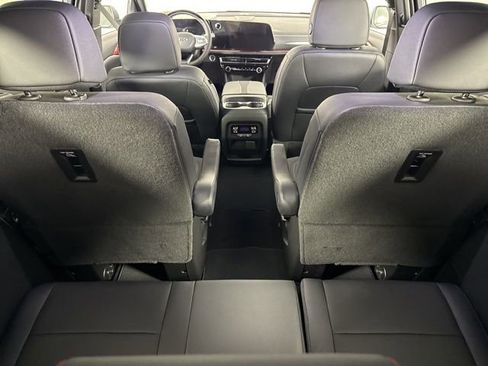 New 2026 Chevrolet Traverse Z71 w/ Enhanced Driving Package AWD/4WD image 24