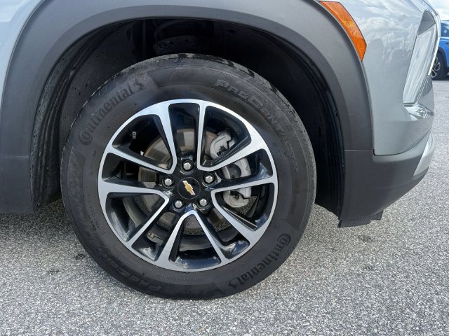Used 2025 Chevrolet TrailBlazer LT w/ Driver Confidence Package FWD image 10