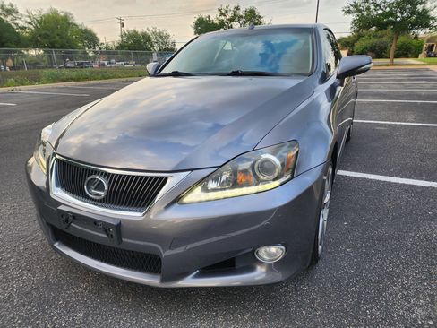 Used 2012 Lexus IS 350C w/ Luxury Pkg RWD image 3