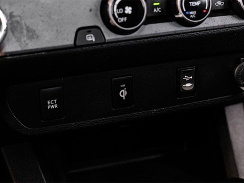 Used 2016 Toyota Tacoma TRD Sport w/ Towing Package image 23