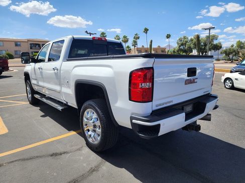 Used 2017 GMC Sierra 2500 Denali w/ Duramax Plus Package AWD/4WD image 5