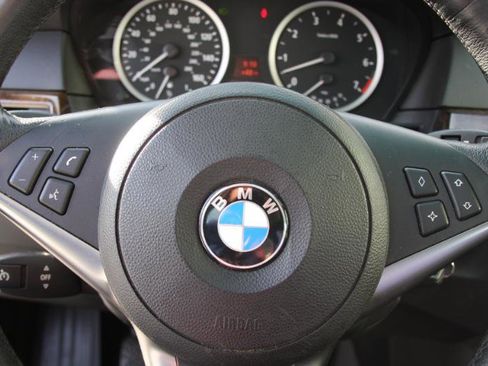 Used 2007 BMW 550i Sedan image 35