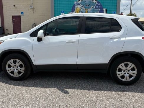 Used 2019 Chevrolet Trax LS image 6