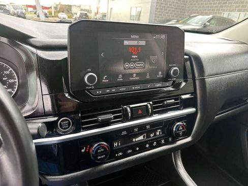 Certified 2024 Nissan Pathfinder SV image 26