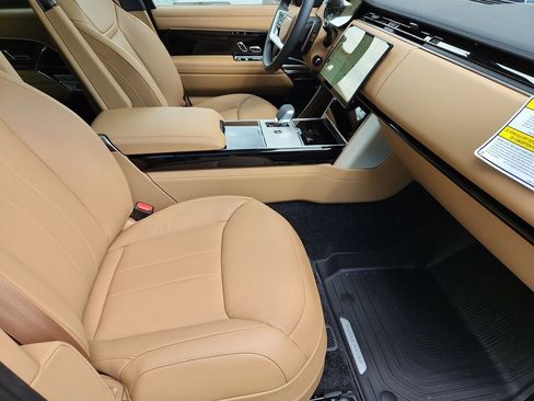 New 2026 Land Rover Range Rover SE AWD/4WD image 3