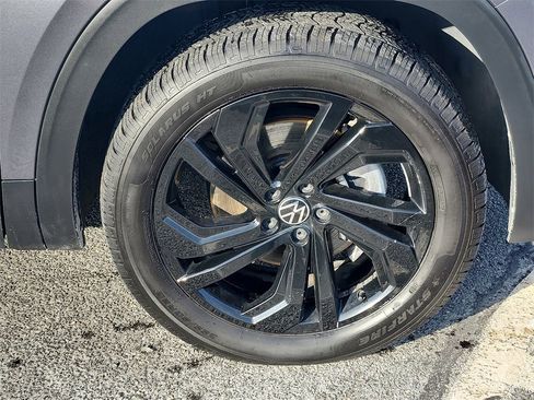 Used 2023 Volkswagen Atlas SE image 8