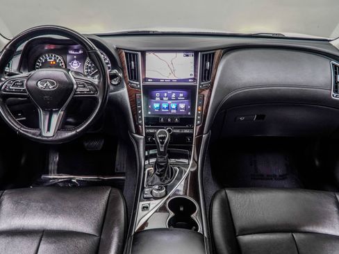 Used 2018 INFINITI Q50 Luxe w/ Essential Package (3.0T Luxe) RWD image 5