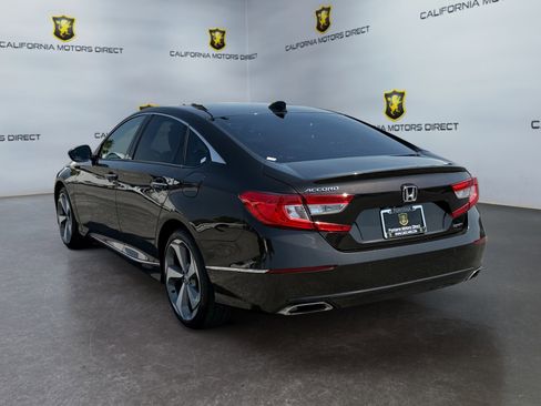 Used 2018 Honda Accord Touring image 3