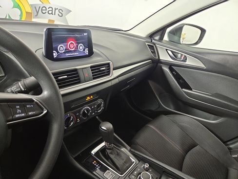 Used 2018 MAZDA MAZDA3 Sport w/ Preferred Equipment Package image 24