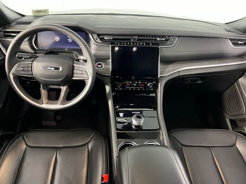 Used 2024 Jeep Grand Cherokee L Limited w/ Luxury Tech Group II image 13