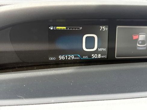 Used 2020 Toyota Prius LE image 7