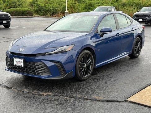 Certified 2025 Toyota Camry SE image 9