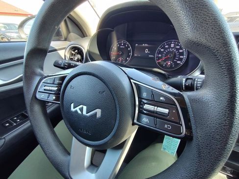 Used 2022 Kia Forte LXS FWD image 19