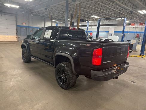 Used 2022 Chevrolet Colorado ZR2 w/ ZR2 Midnight Special Edition image 3