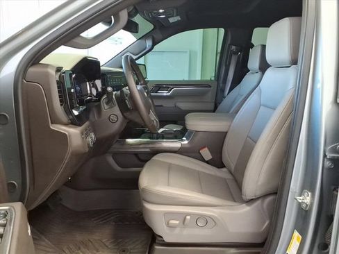 Used 2025 Chevrolet Silverado 1500 LTZ AWD/4WD image 13