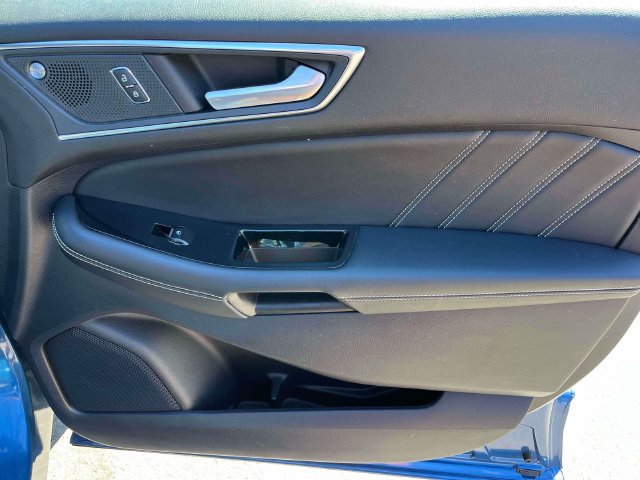 Certified 2019 Ford Edge ST w/ Cold Weather Package AWD/4WD image 23