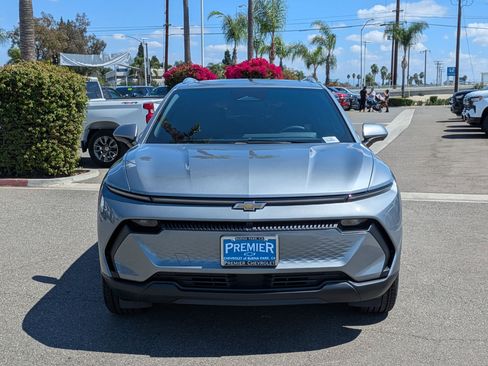 Used 2026 Chevrolet Equinox EV LT image 8