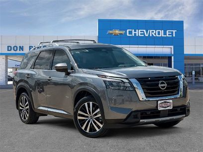 Used 2025 Nissan Pathfinder Platinum