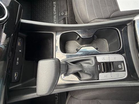 Used 2023 Hyundai Santa Cruz SE image 32