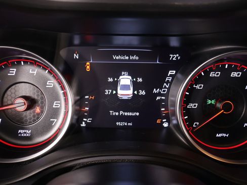 Used 2022 Dodge Charger SXT image 4