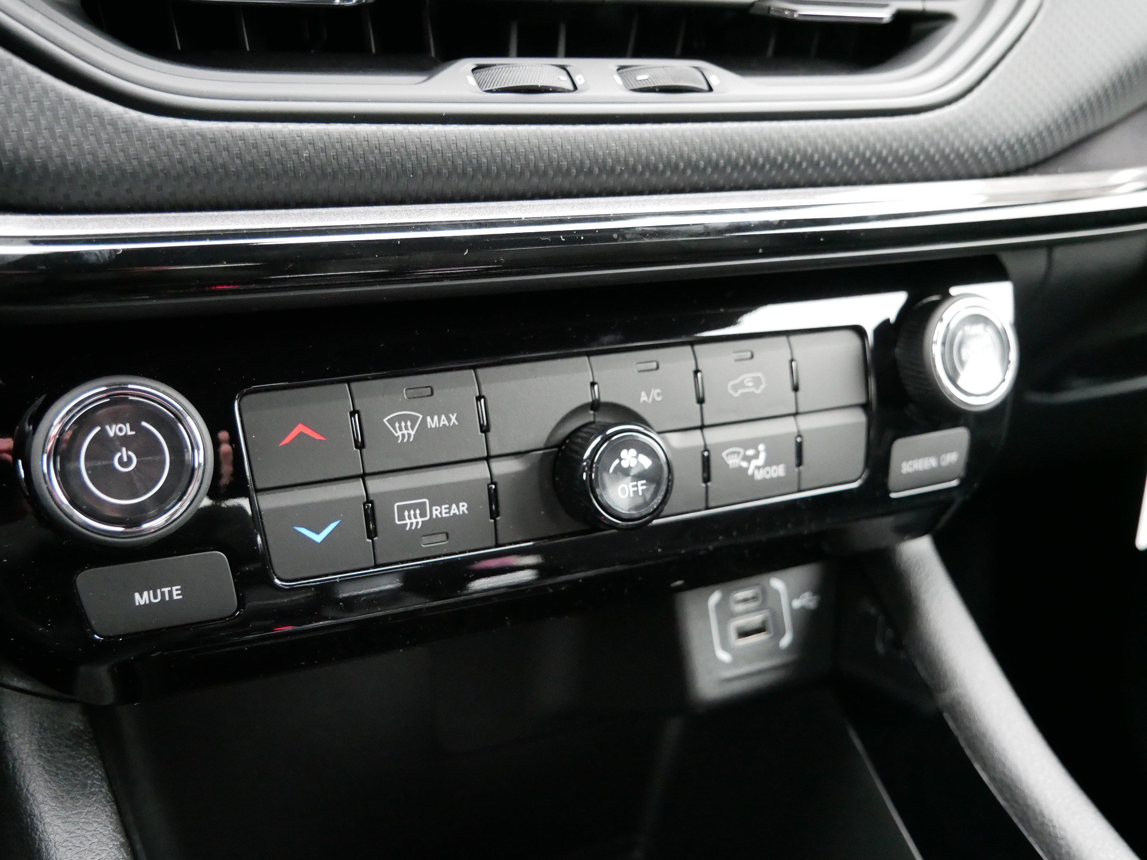 New 2026 Jeep Compass Latitude AWD/4WD image 15
