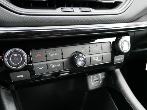New 2026 Jeep Compass Latitude AWD/4WD image 15