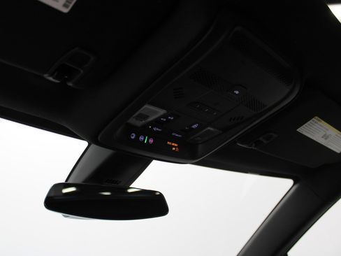 Certified 2022 Cadillac XT5 Premium Luxury image 23