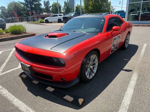 Used 2020 Dodge Challenger R/T RWD image 3