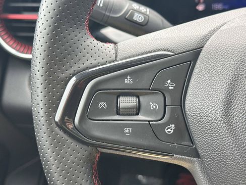 Certified 2024 Chevrolet Trax RS w/ Sunroof Package FWD image 21