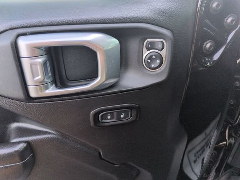 Used 2021 Jeep Wrangler Sport AWD/4WD image 11