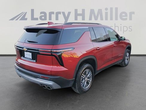 Used 2024 Chevrolet Traverse LT w/ Trailering Package image 5