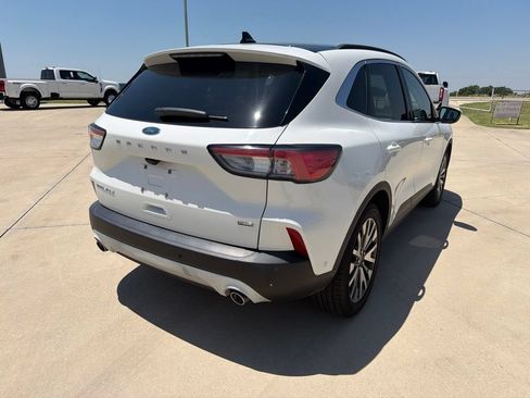 Used 2020 Ford Escape Titanium w/ Titanium Premium Package 2.0 FWD image 5