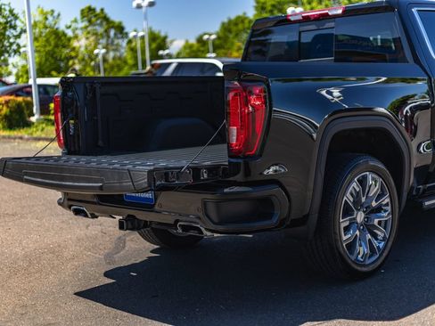 Used 2025 GMC Sierra 1500 Denali w/ Denali Reserve Package AWD/4WD image 10