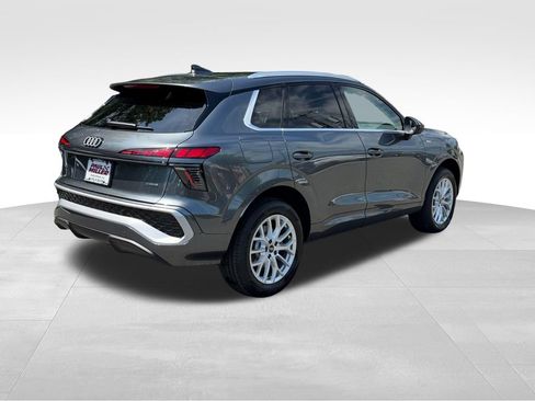 New 2026 Audi Q3 quattro 2.0T AWD/4WD image 7
