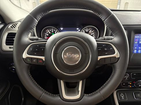 Used 2018 Jeep Compass Latitude w/ Popular Equipment Group image 13