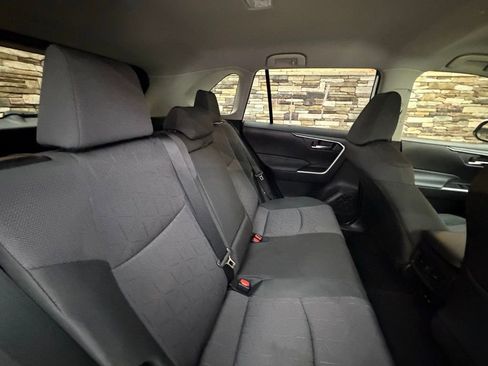 Used 2020 Toyota RAV4 XLE image 31