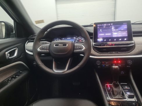 Used 2024 Jeep Compass Latitude AWD/4WD image 22